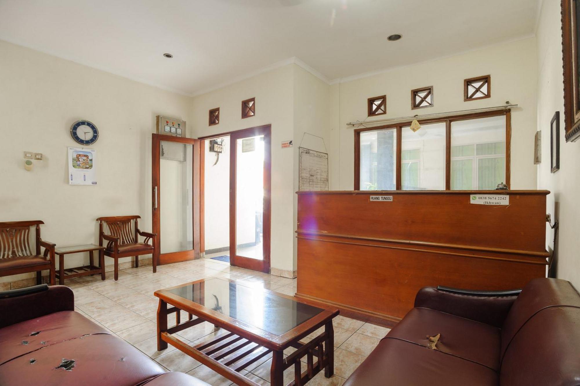 ג'קרטה Reddoorz Syariah Near Aeon Mall Tanjung Barat מראה חיצוני תמונה