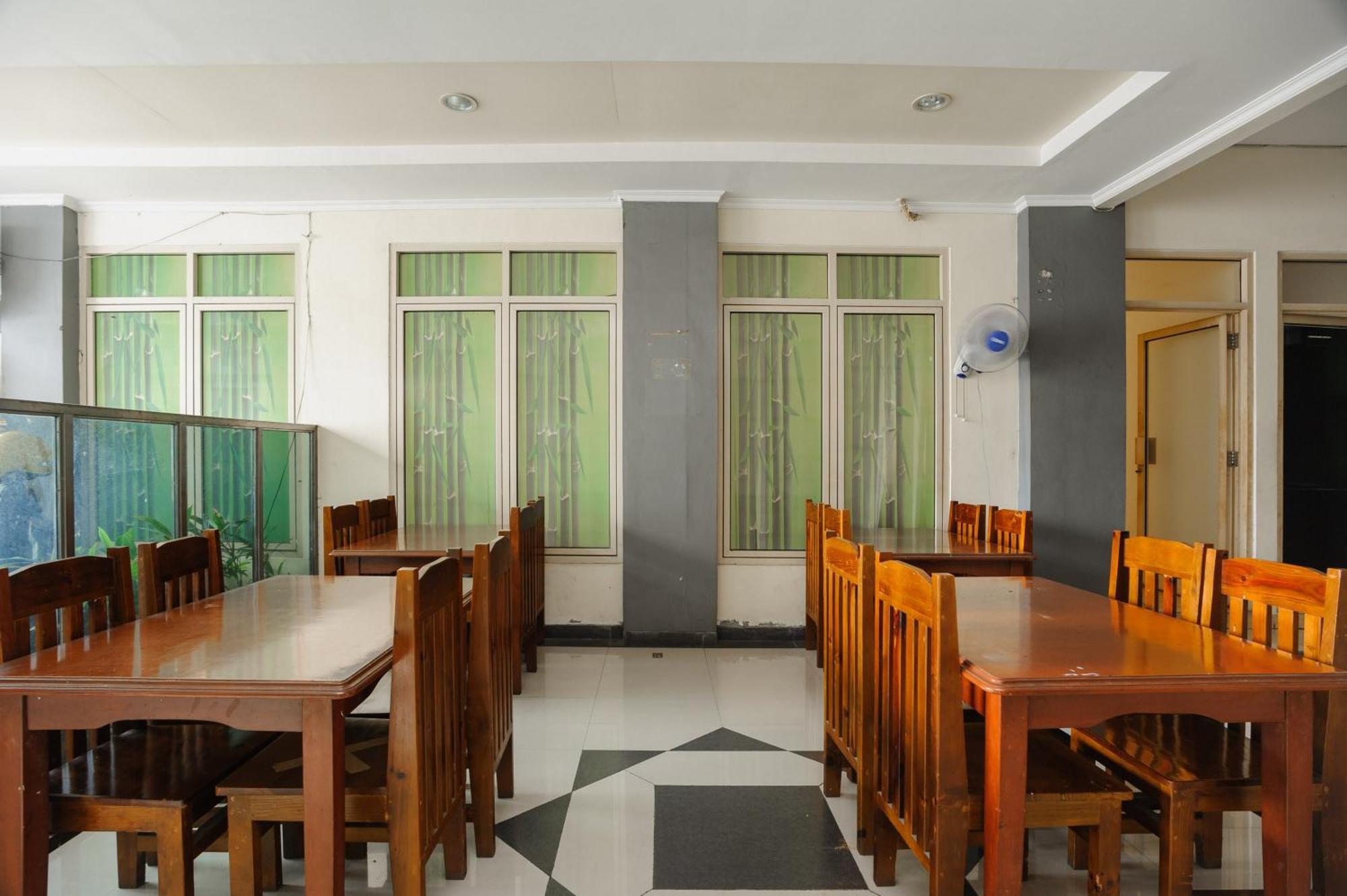 ג'קרטה Reddoorz Syariah Near Aeon Mall Tanjung Barat מראה חיצוני תמונה